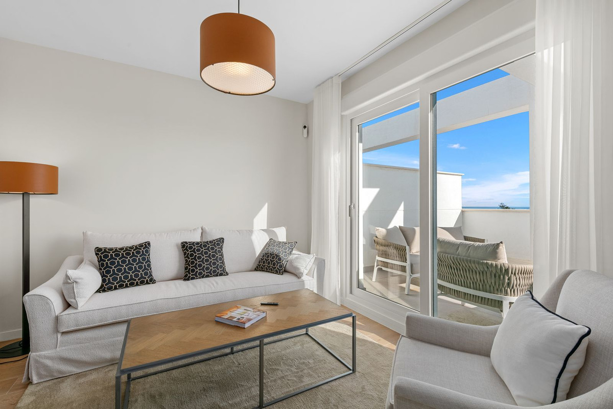 3 Bedroom Apartment for Sale in Estepona — 6