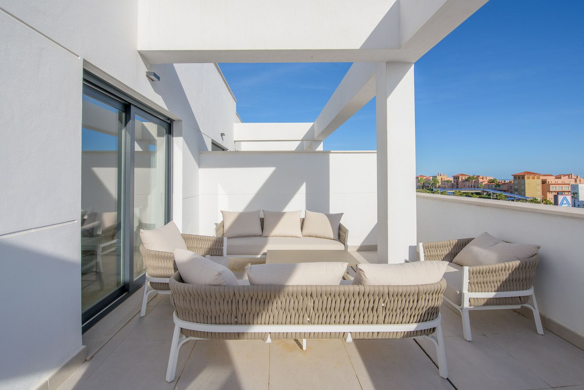 3 Bedroom Apartment for Sale in Estepona — 7