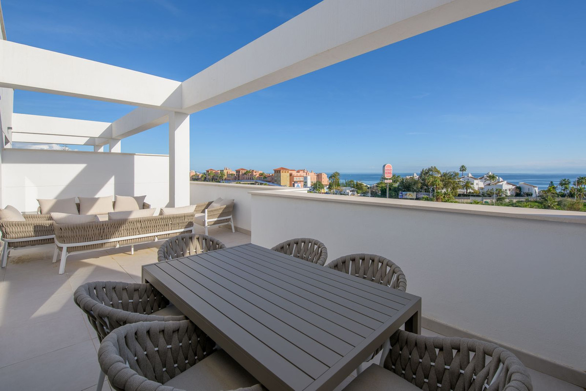 3 Bedroom Apartment for Sale in Estepona — 8