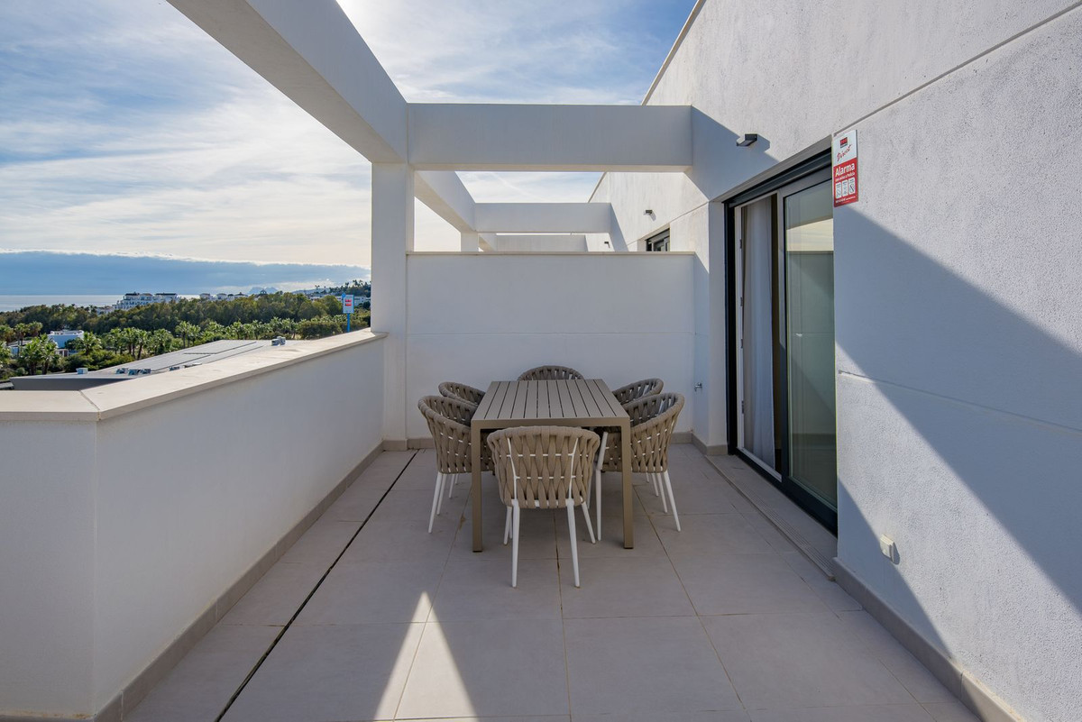3 Bedroom Apartment for Sale in Estepona — view 10