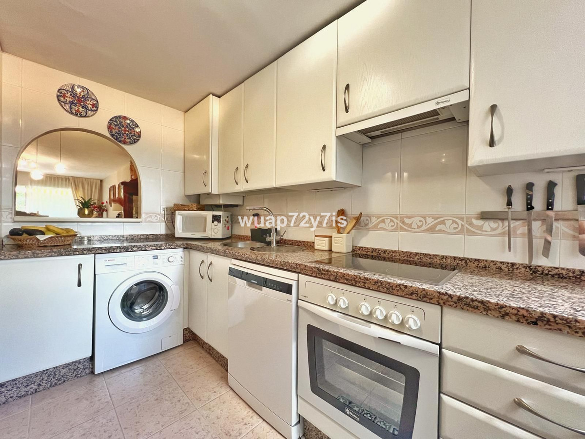 3 Bedroom Apartment for Sale in Guadalmina Alta — 6