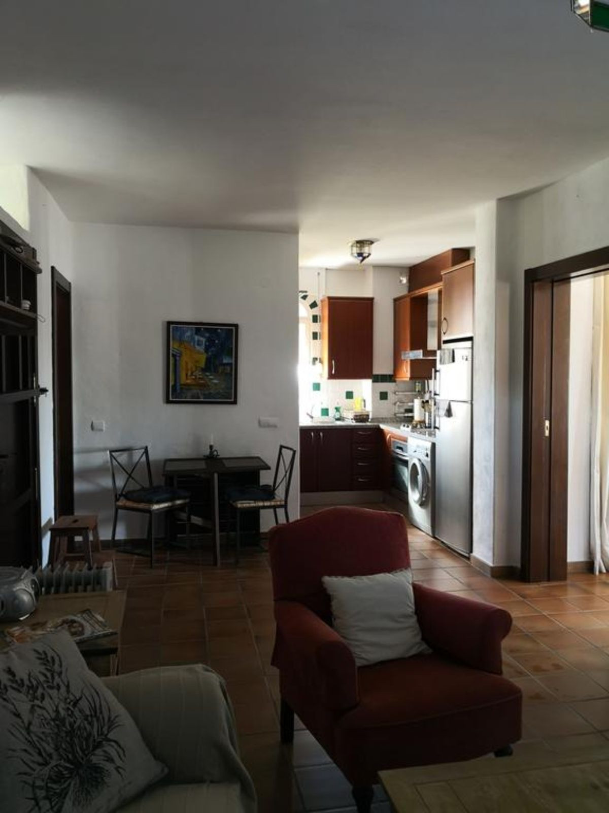 4 Bedroom Villa for Sale in Estepona — view 10