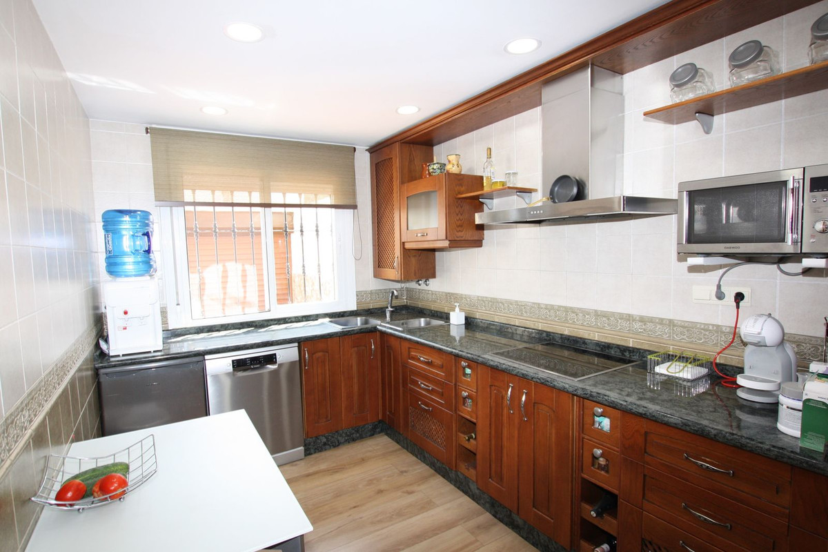 3 Bedroom Villa for Sale in Marbella — 3