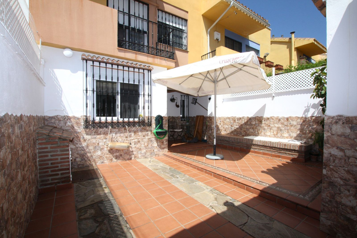 3 Bedroom Villa for Sale in Marbella — 5