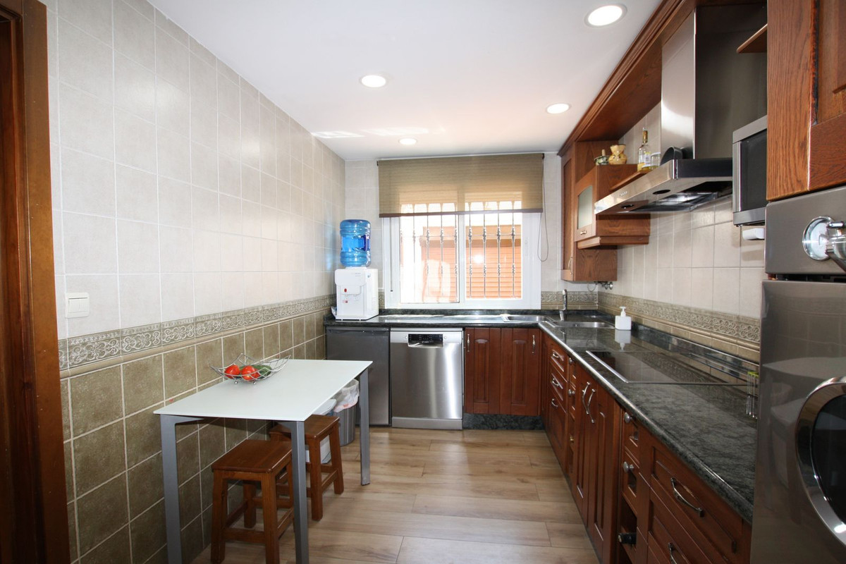 3 Bedroom Villa for Sale in Marbella — view 10