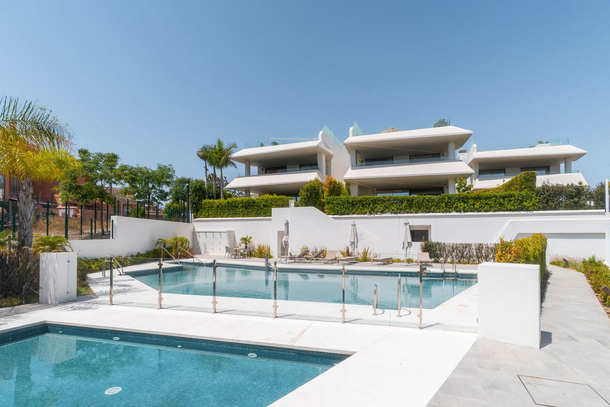 3 Bedroom Villa for Sale in Nueva Andalucía — 3