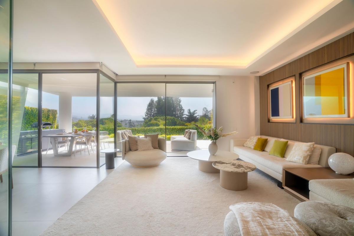 3 Bedroom Villa for Sale in Nueva Andalucía — 5