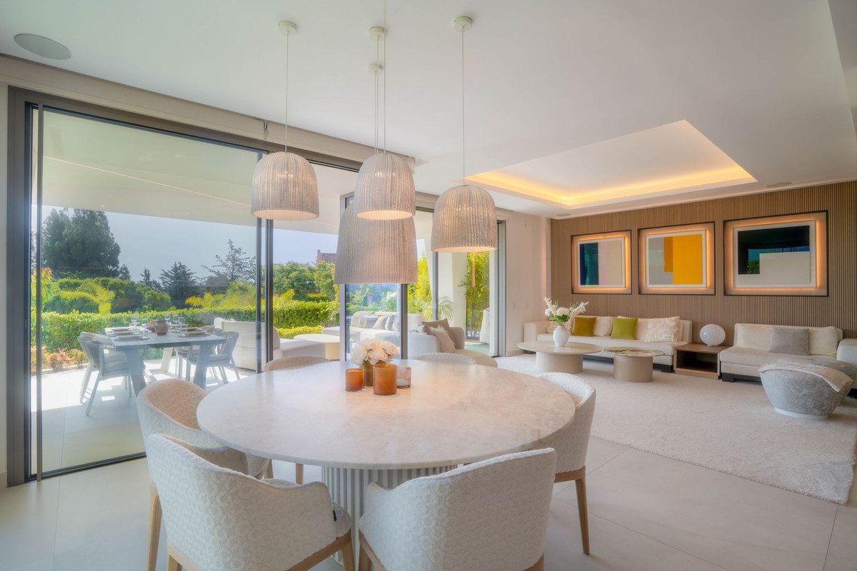 3 Bedroom Villa for Sale in Nueva Andalucía — 8