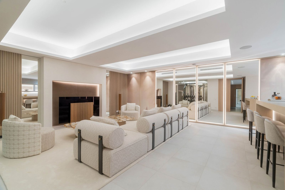 3 Bedroom Villa for Sale in Nueva Andalucía — 9