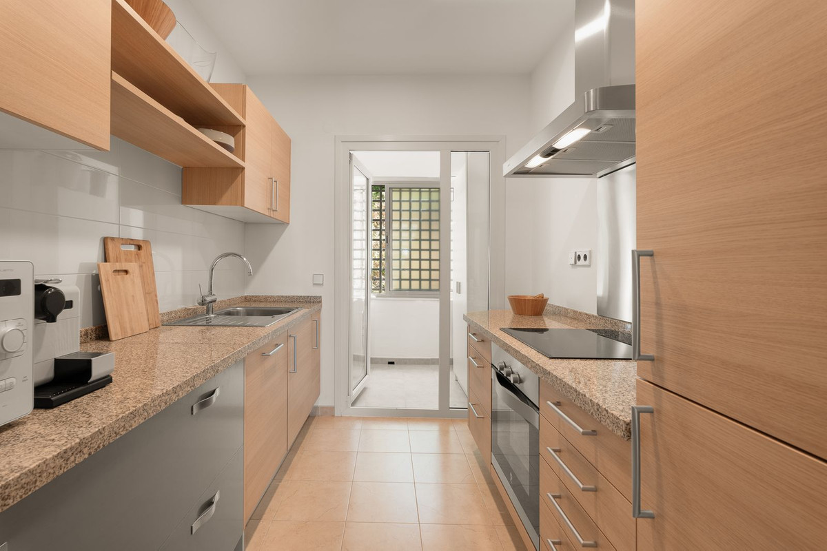 2 Bedroom Apartment for Sale in Los Almendros — view 10