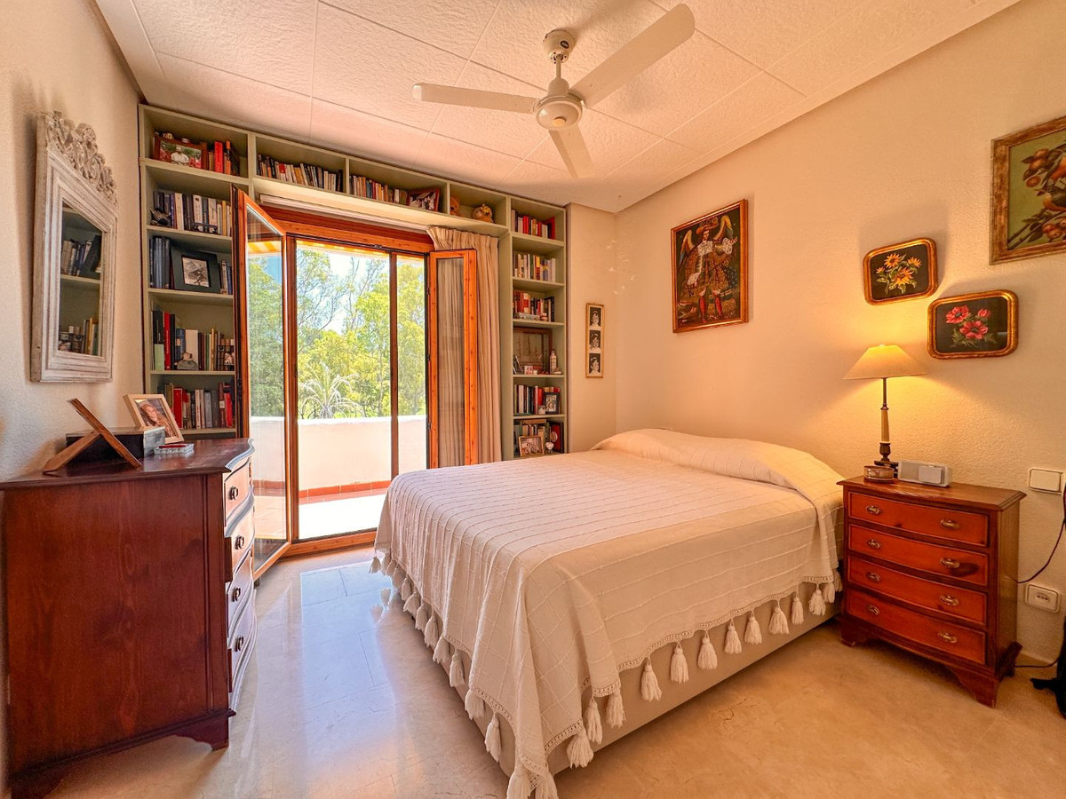 1 Bedroom Apartment for Sale in Nueva Andalucía — 4