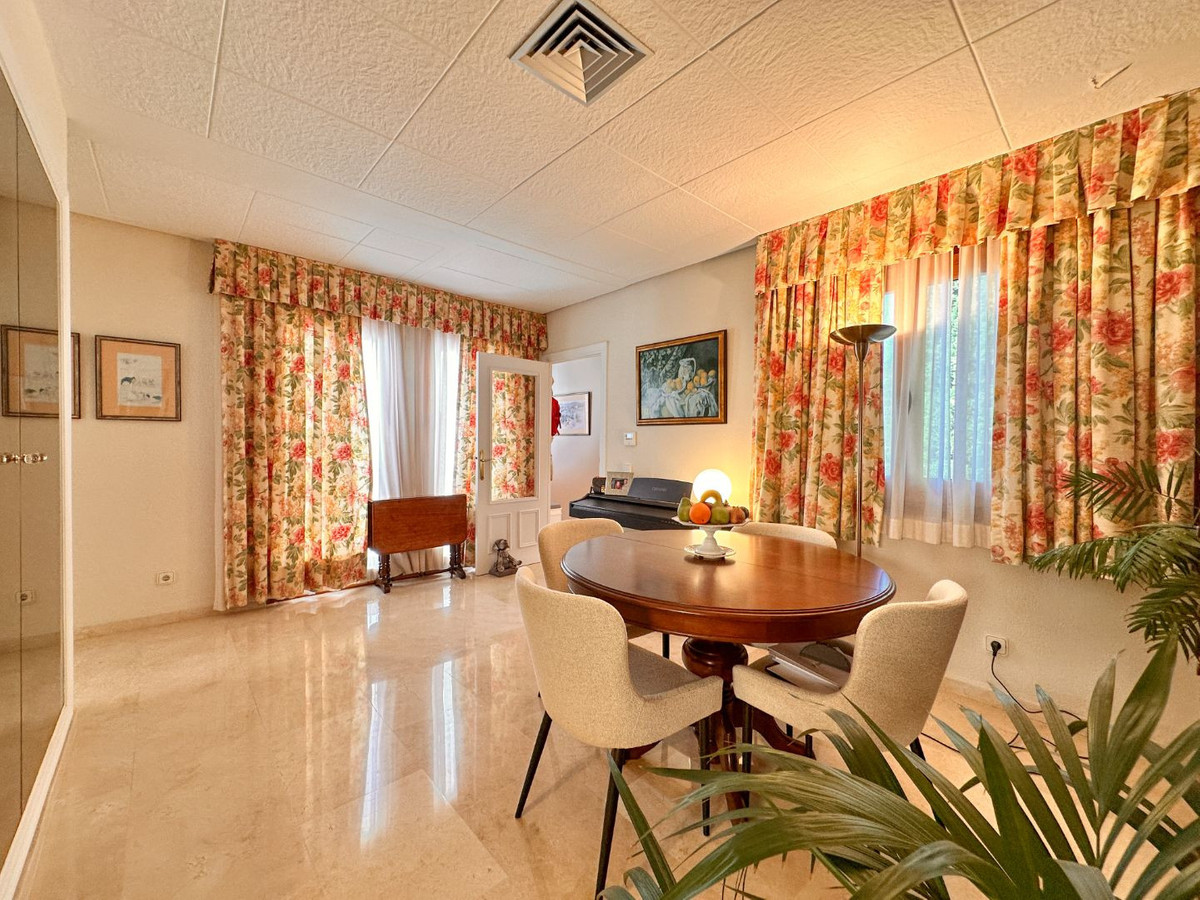 1 Bedroom Apartment for Sale in Nueva Andalucía — 5