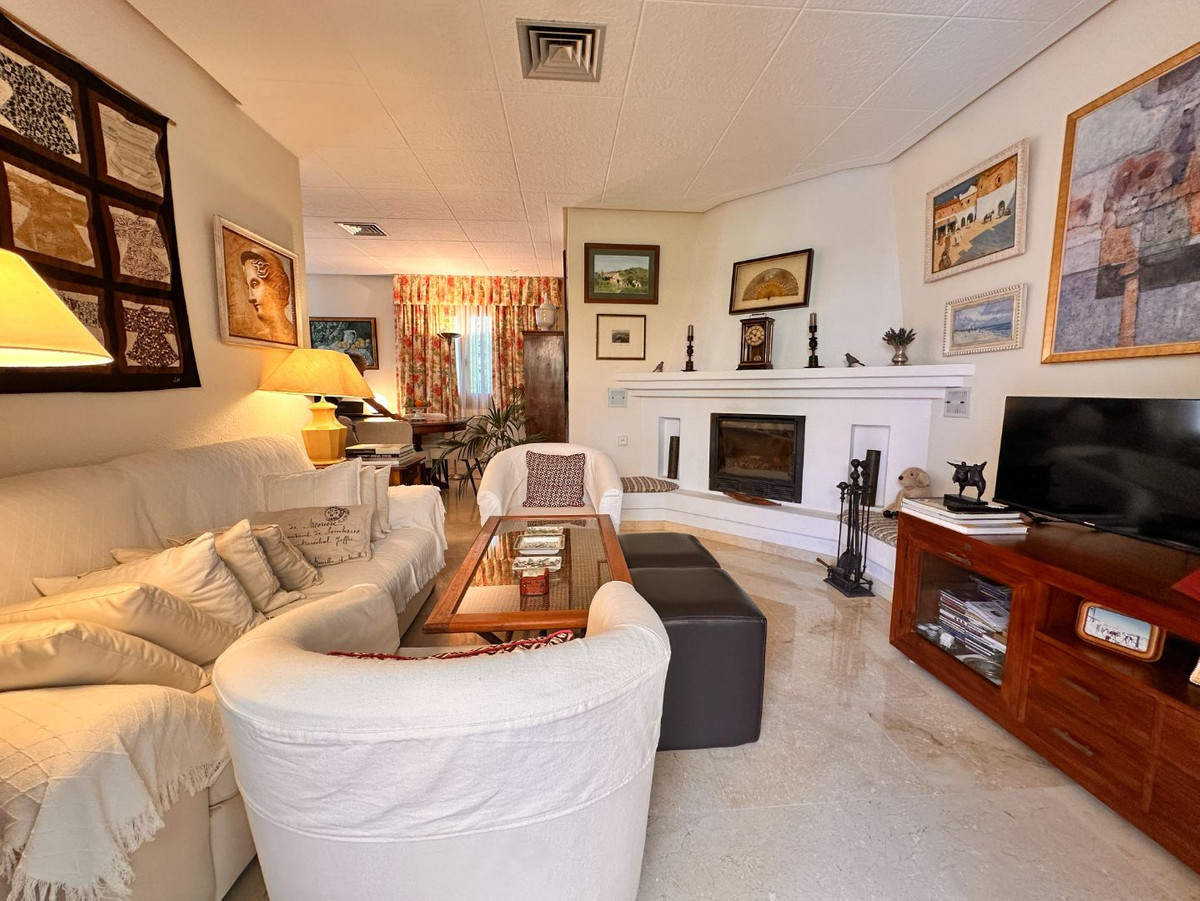 1 Bedroom Apartment for Sale in Nueva Andalucía — 6