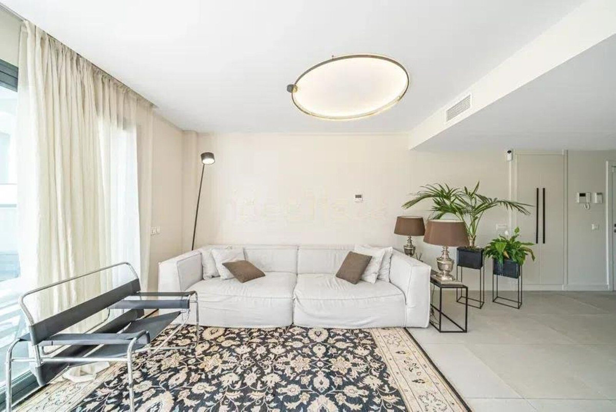 3 Bedroom Apartment for Sale in Estepona — 4