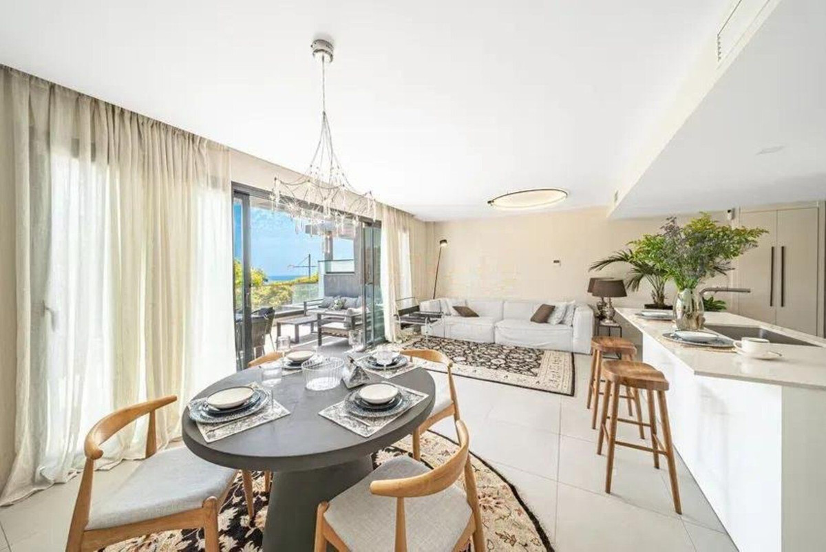 3 Bedroom Apartment for Sale in Estepona — 7