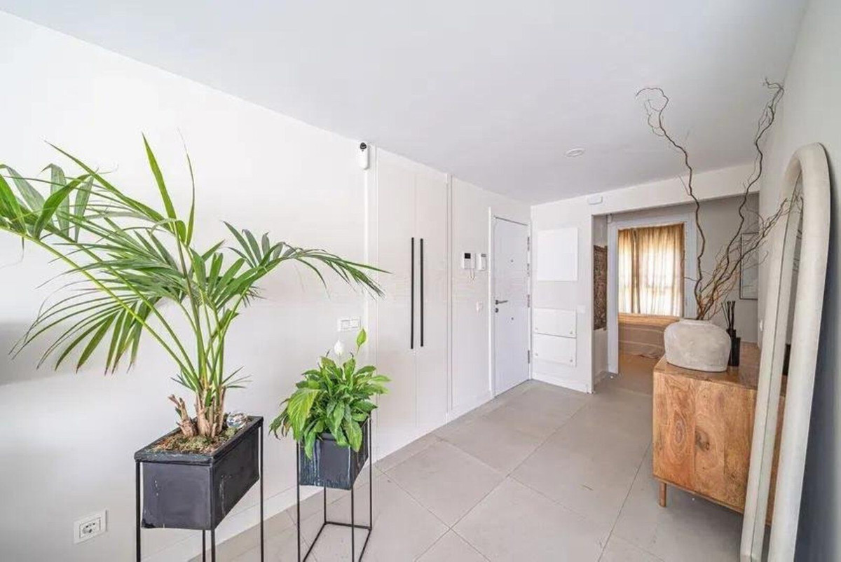 3 Bedroom Apartment for Sale in Estepona — 9