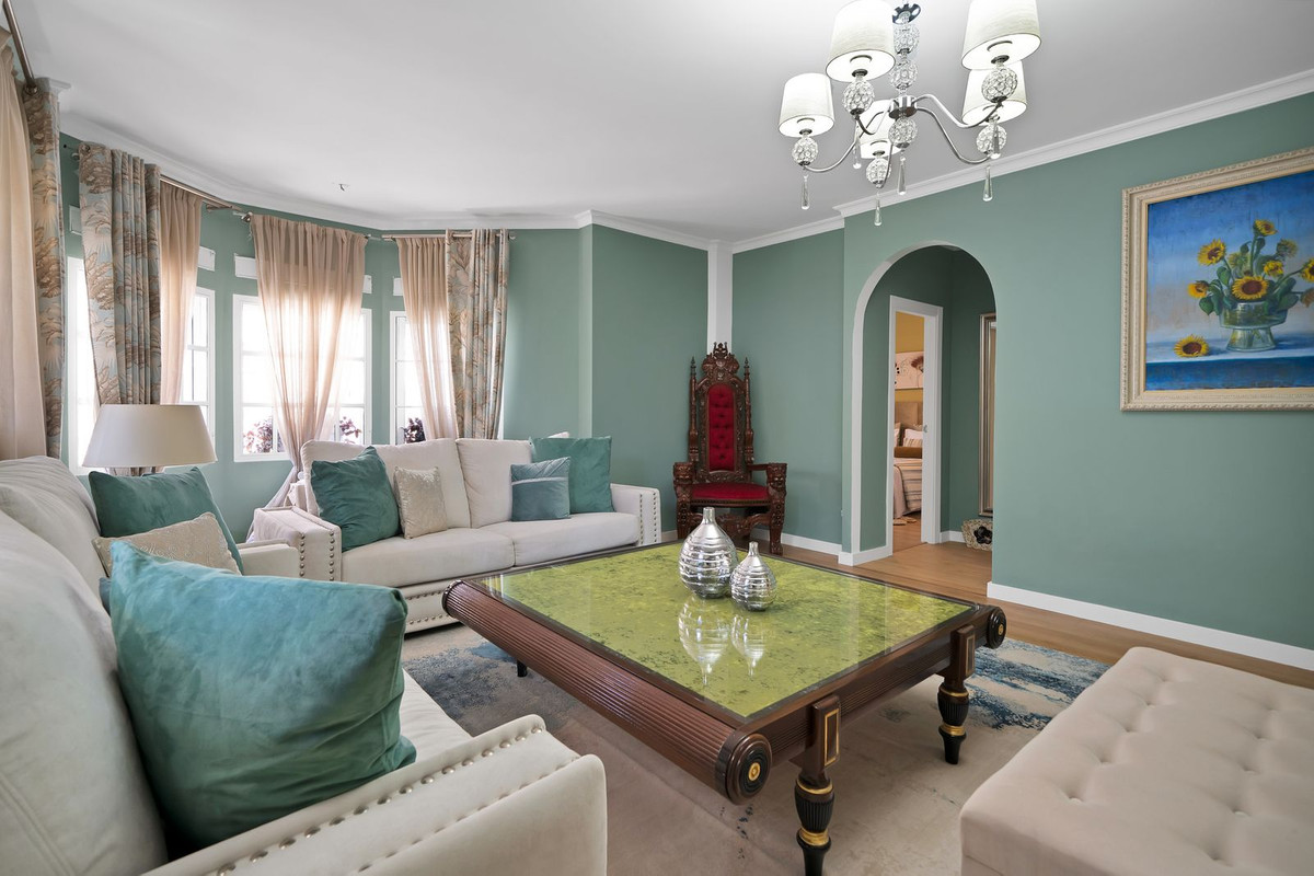 3 Bedroom Villa for Sale in Estepona — view 11
