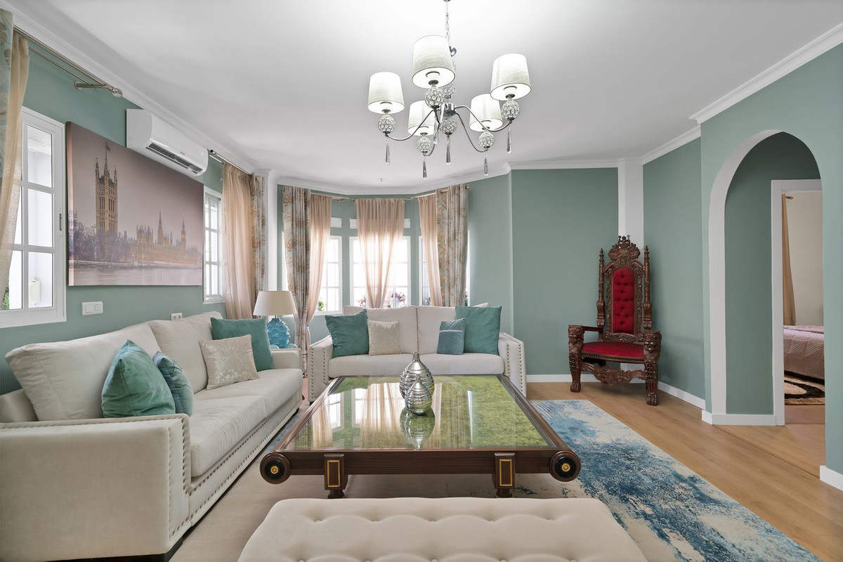 3 Bedroom Villa for Sale in Estepona — 4