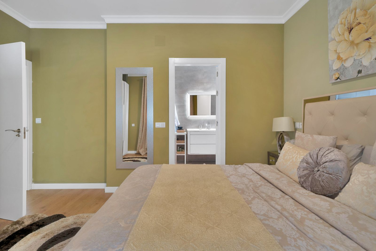 3 Bedroom Villa for Sale in Estepona — 8
