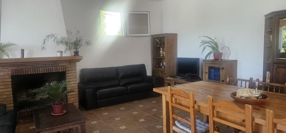 3 Bedroom Villa for Sale in Estepona — 4