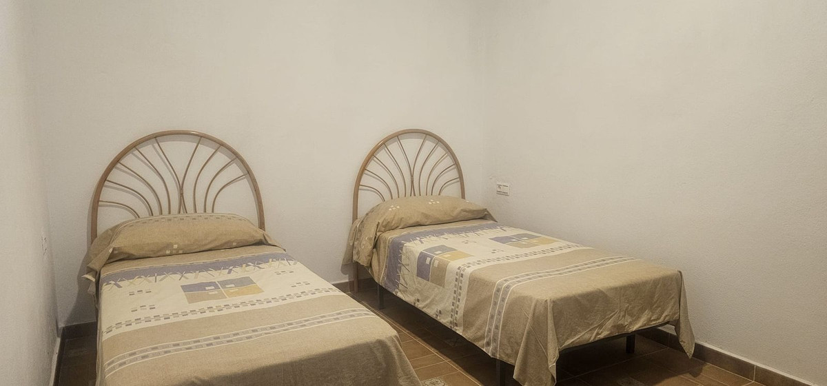 3 Bedroom Villa for Sale in Estepona — 9