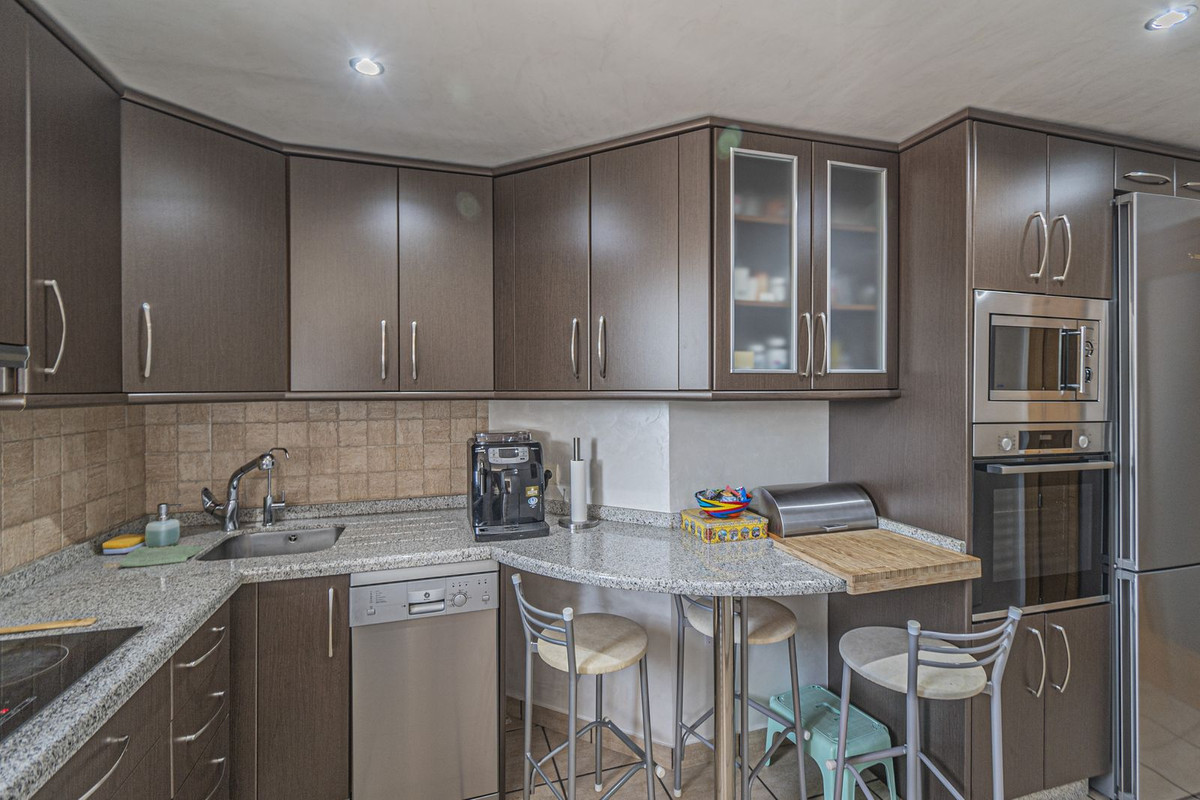 2 Bedroom Apartment for Sale in Diana Park — 7