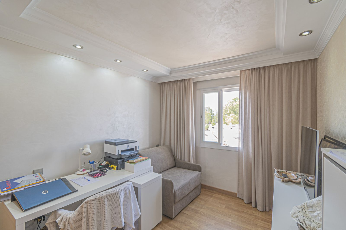 2 Bedroom Apartment for Sale in Diana Park — 8