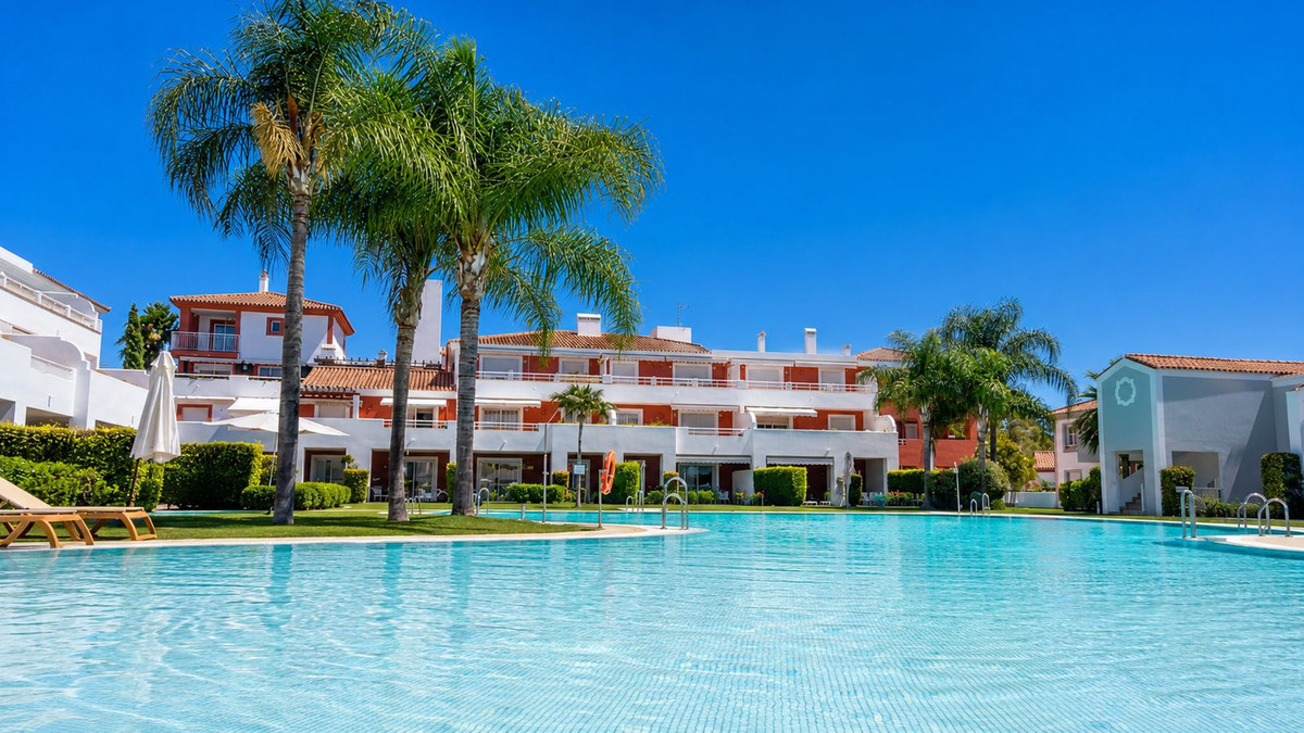 2 Bedroom Apartment for Sale in El Paraiso