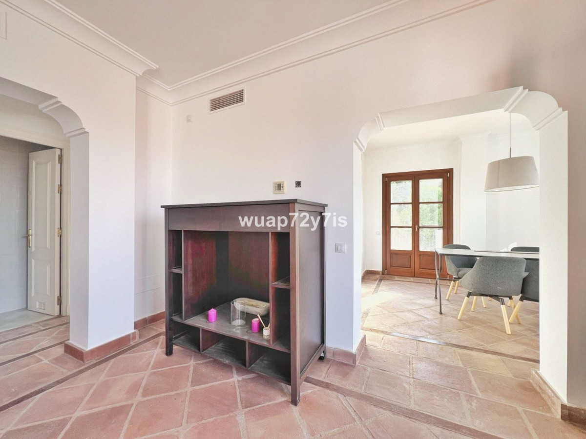 3 Bedroom Villa for Sale in Benahavís — 5