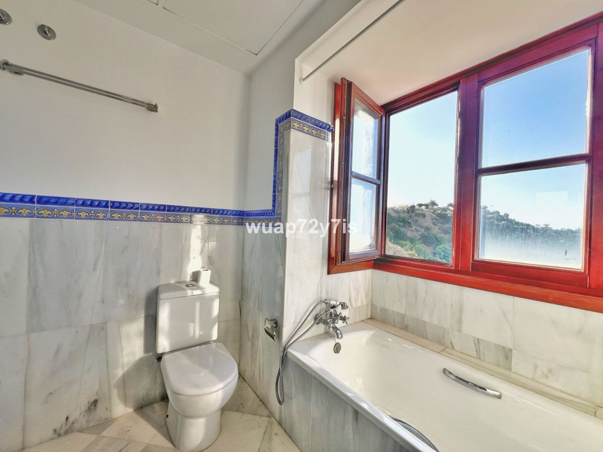 3 Bedroom Villa for Sale in Benahavís — 7