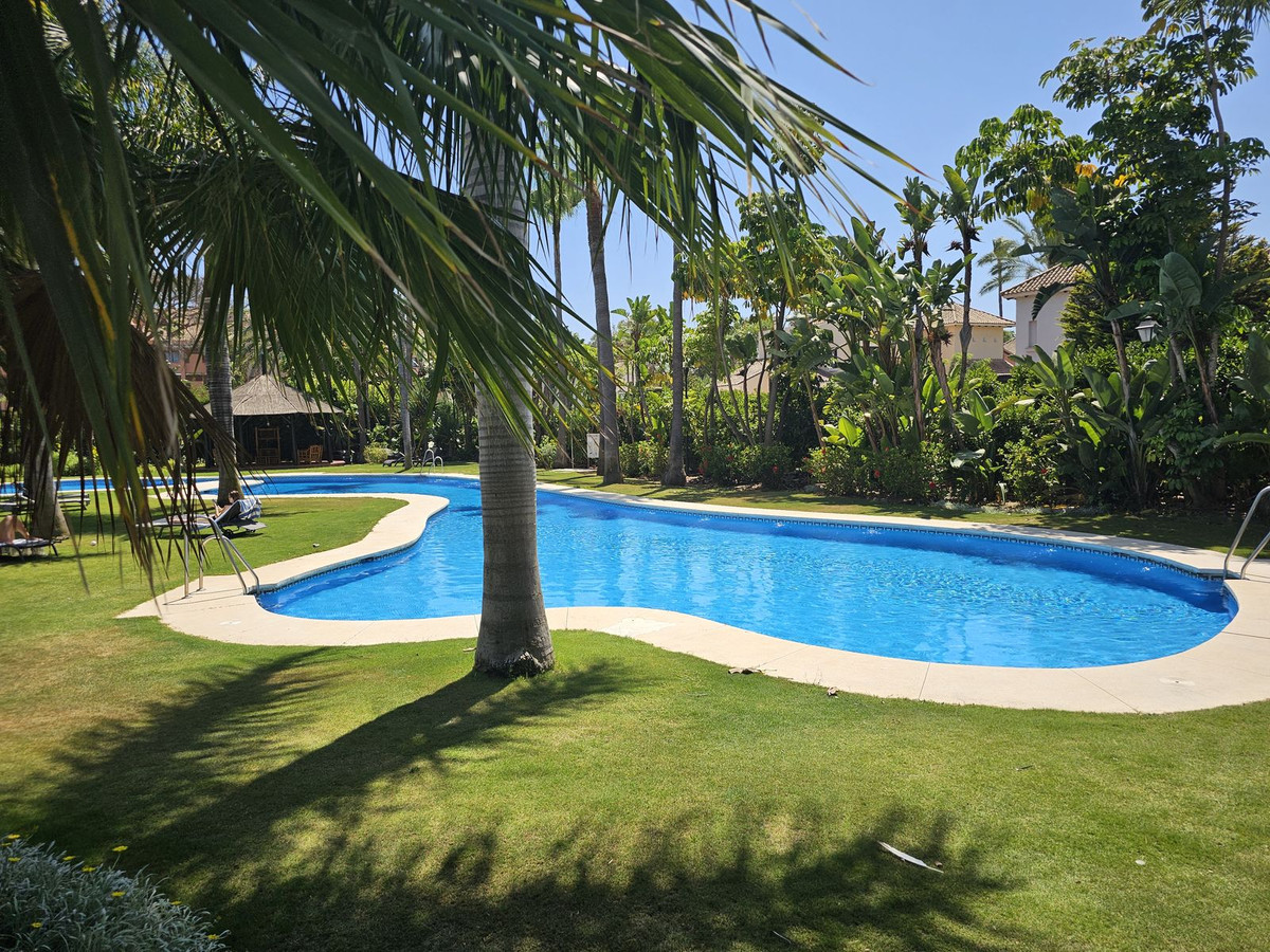 3 Bedroom Apartment for Sale in Puerto Banús — 2