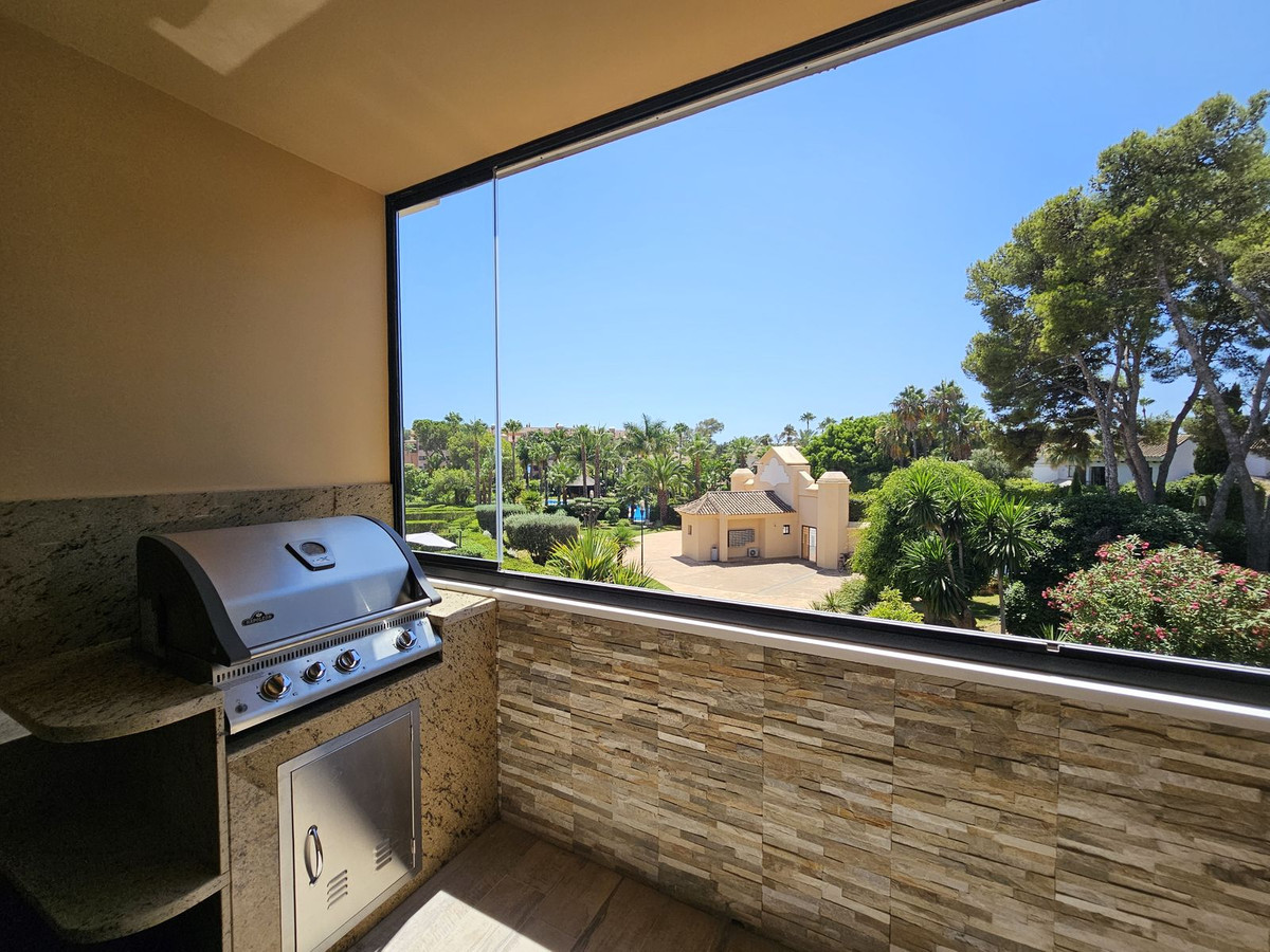 3 Bedroom Apartment for Sale in Puerto Banús — view 10