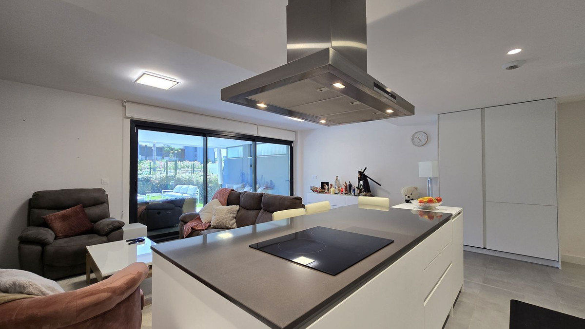 3 Bedroom Apartment for Sale in New Golden Mile — 7