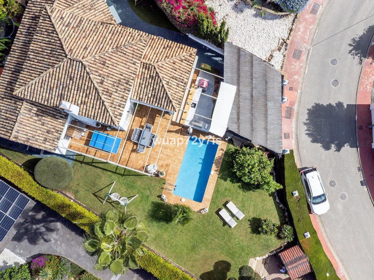 4 Bedroom Villa for Sale in Istán — 5