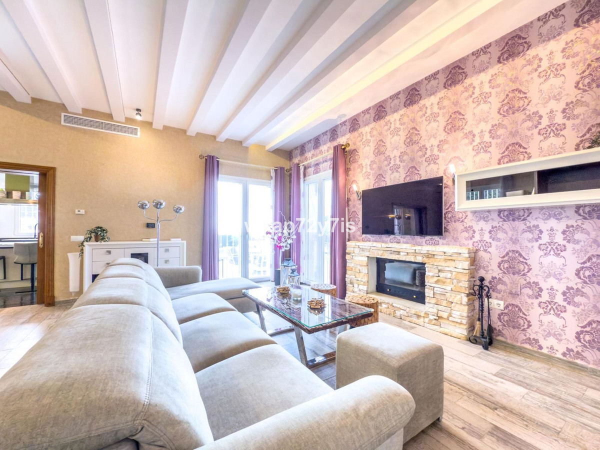 4 Bedroom Villa for Sale in Istán — 6