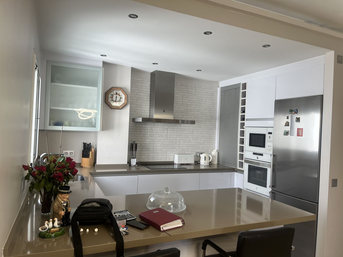 3 Bedroom Apartment for Sale in Estepona — 4
