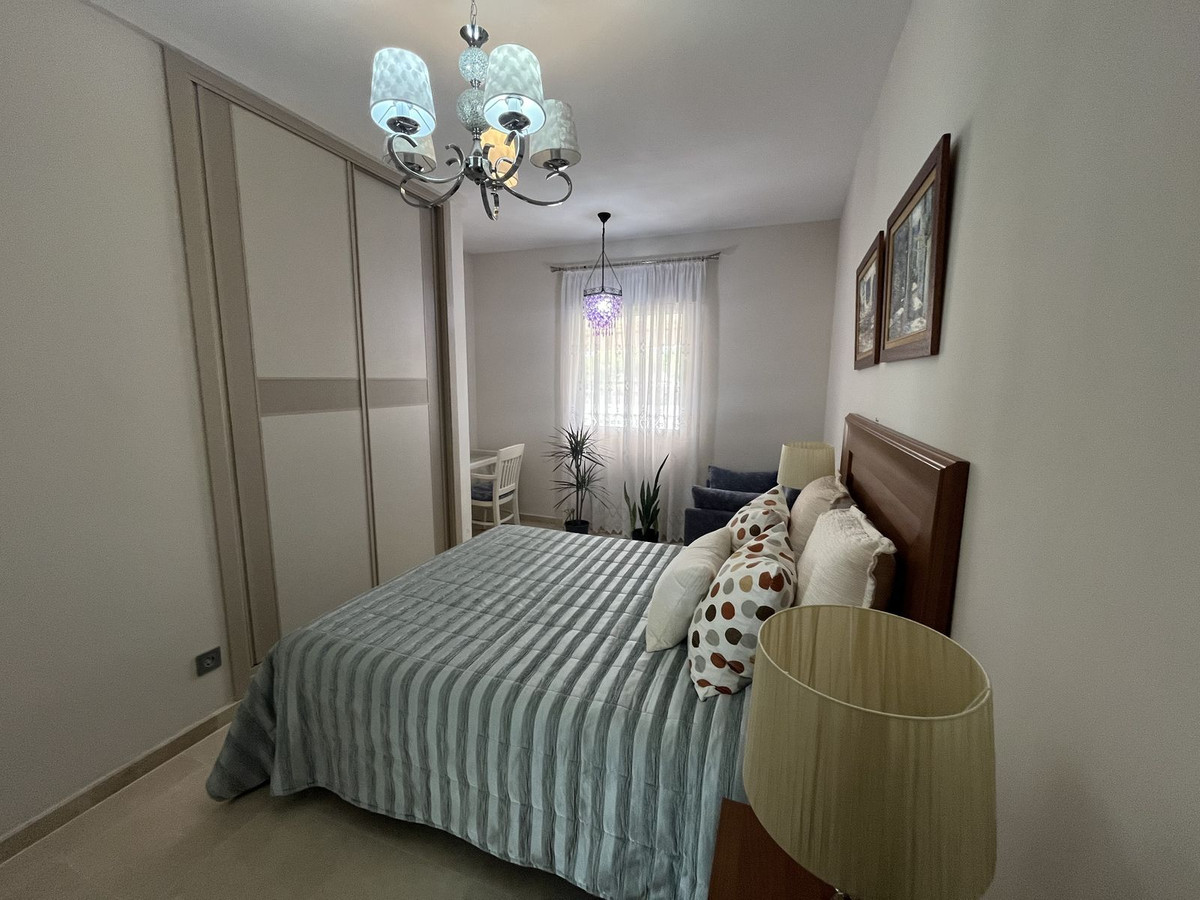 3 Bedroom Apartment for Sale in Estepona — 9