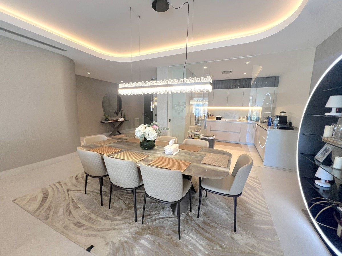 5 Bedroom Apartment for Sale in The Golden Mile — 4