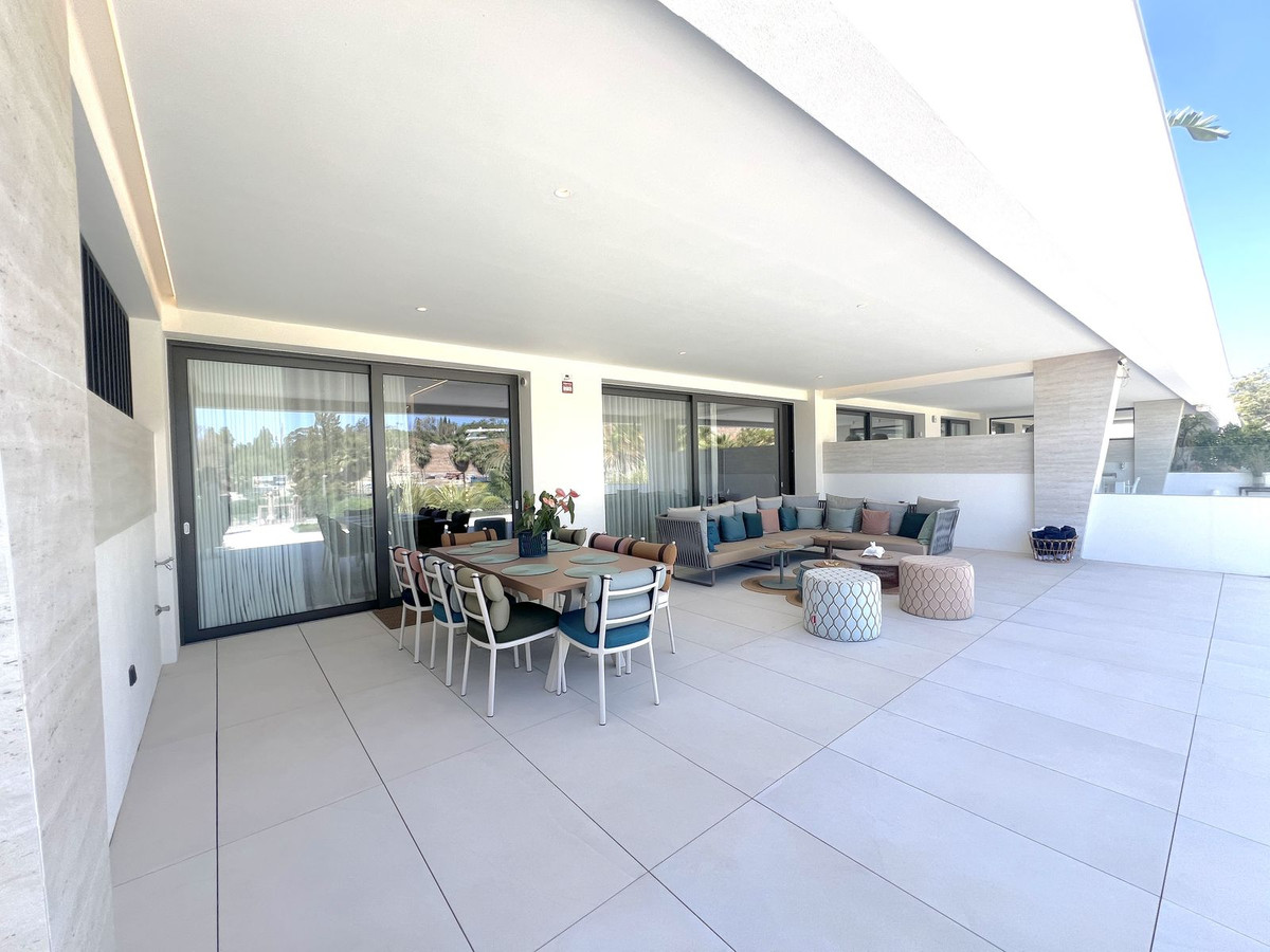 5 Bedroom Apartment for Sale in The Golden Mile — 5