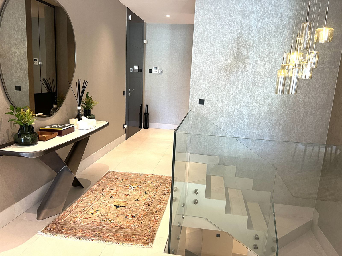 5 Bedroom Apartment for Sale in The Golden Mile — 8