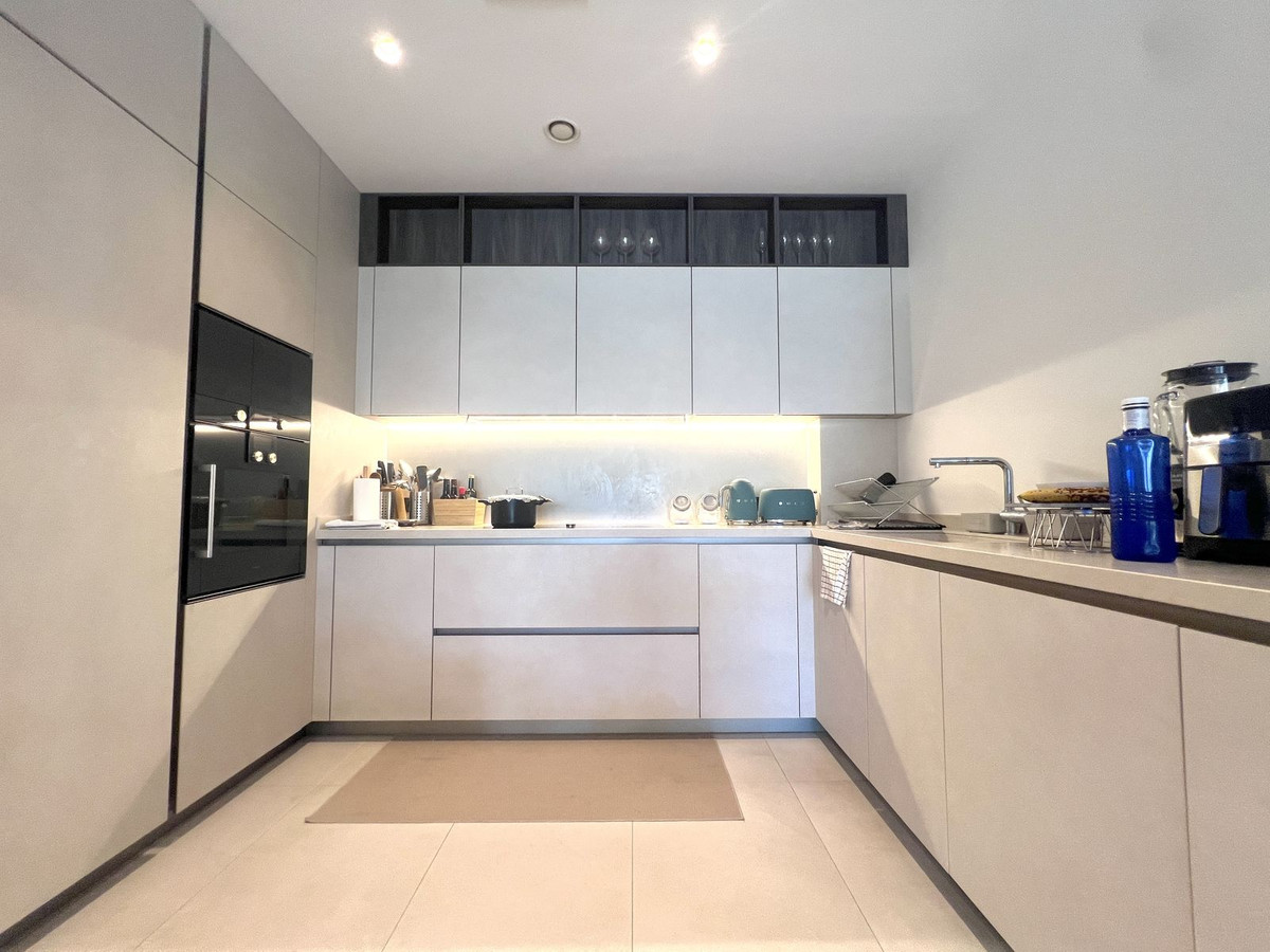 5 Bedroom Apartment for Sale in The Golden Mile — 9