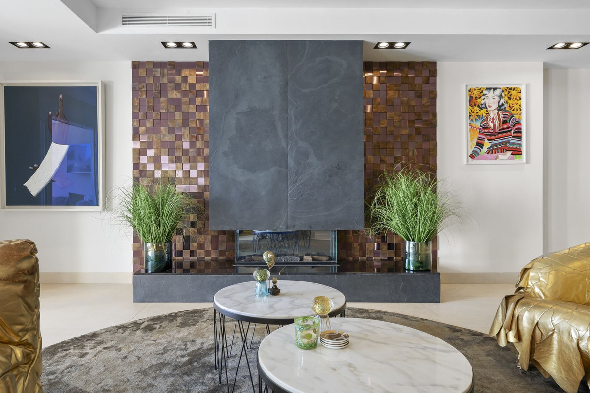 4 Bedroom Apartment for Sale in Puerto Banús — 7