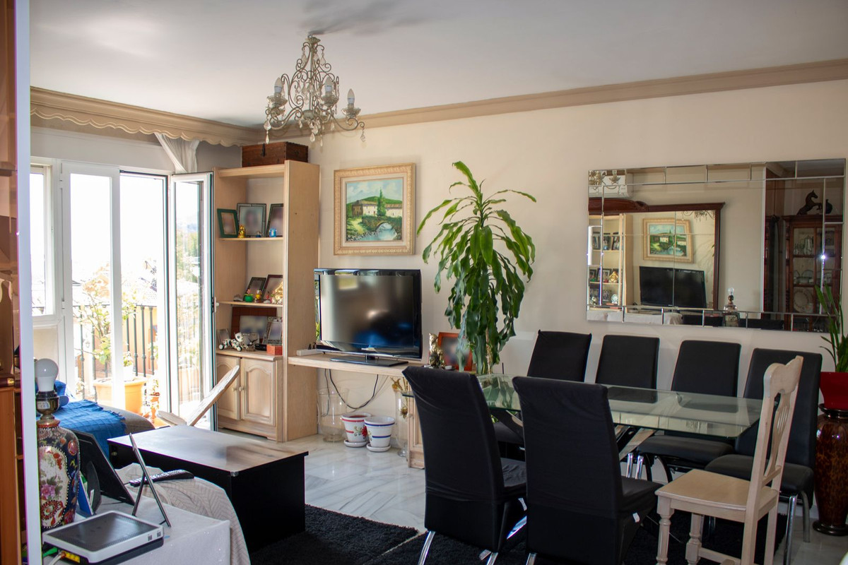 4 Bedroom Apartment for Sale in San Pedro de Alcántara — 4