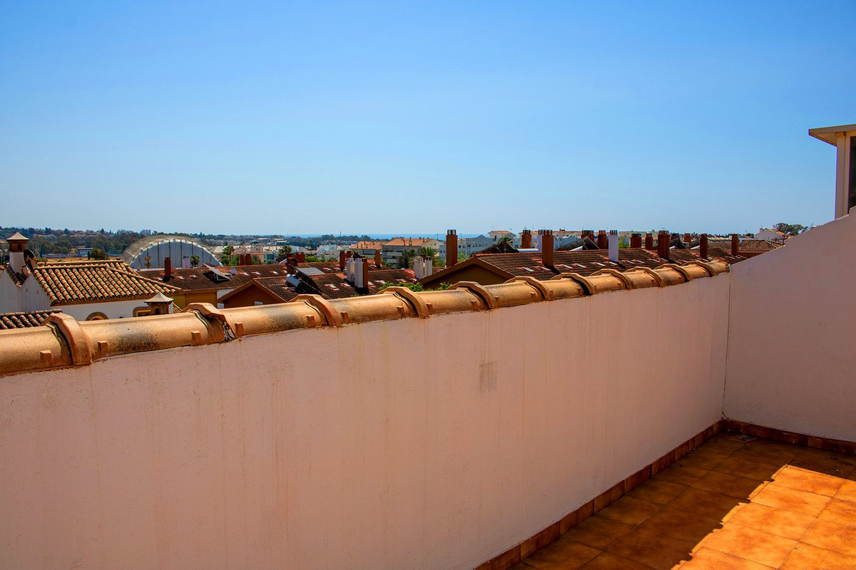 4 Bedroom Apartment for Sale in San Pedro de Alcántara — 5