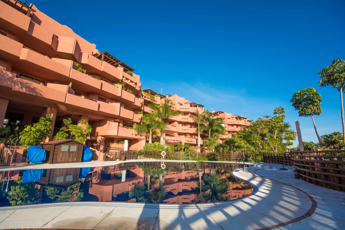 4 Bedroom Apartment for Sale in New Golden Mile