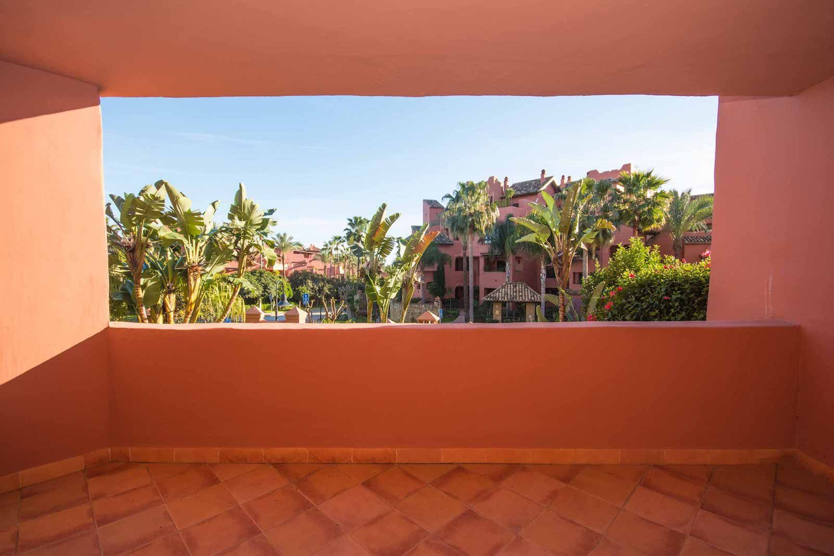 4 Bedroom Apartment for Sale in New Golden Mile — view 15