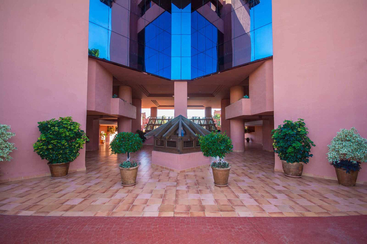 4 Bedroom Apartment for Sale in New Golden Mile — view 19