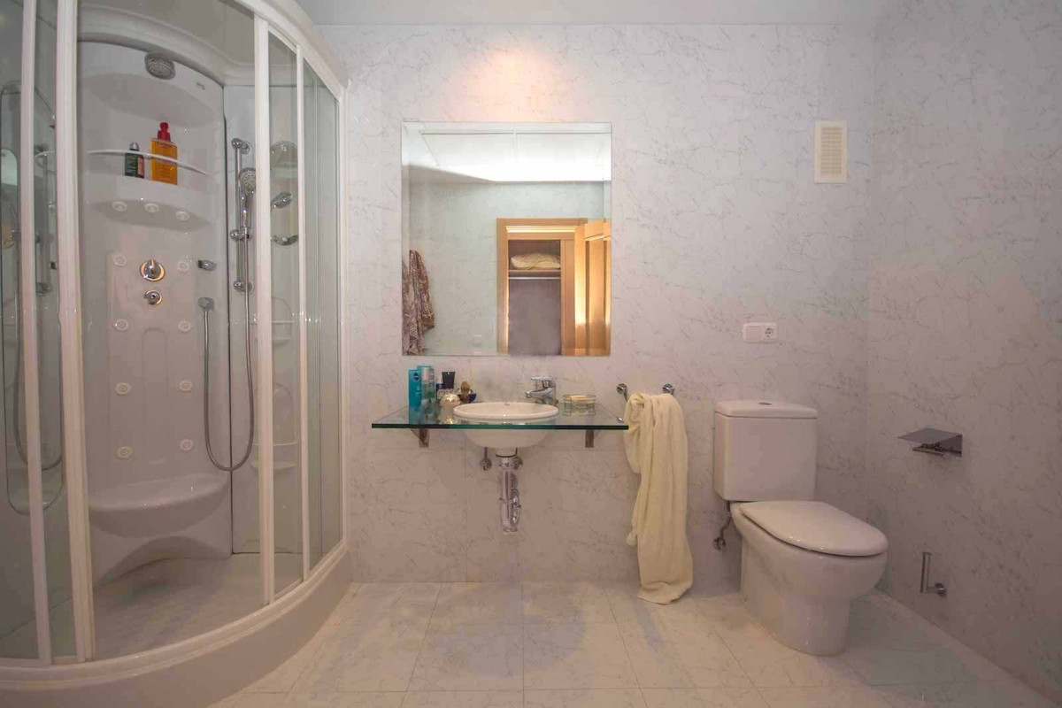 4 Bedroom Apartment for Sale in New Golden Mile — 9