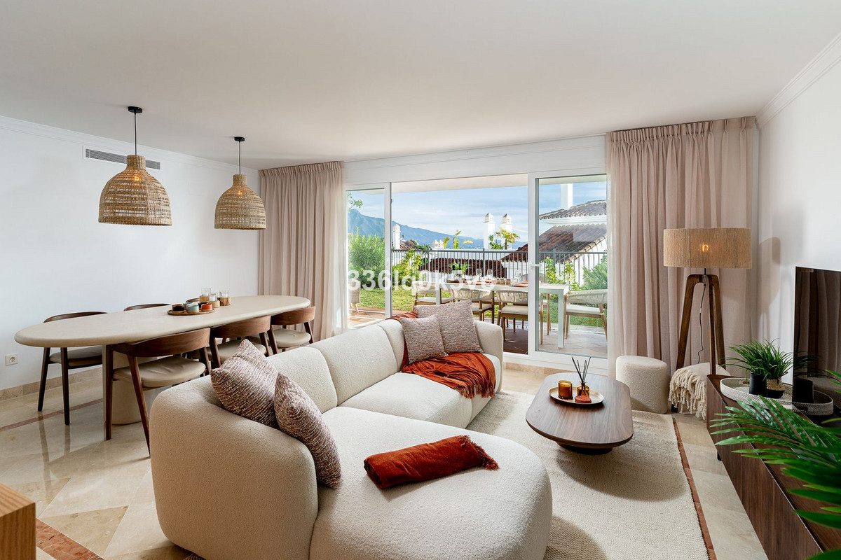 3 Bedroom Apartment for Sale in Benahavís — 2