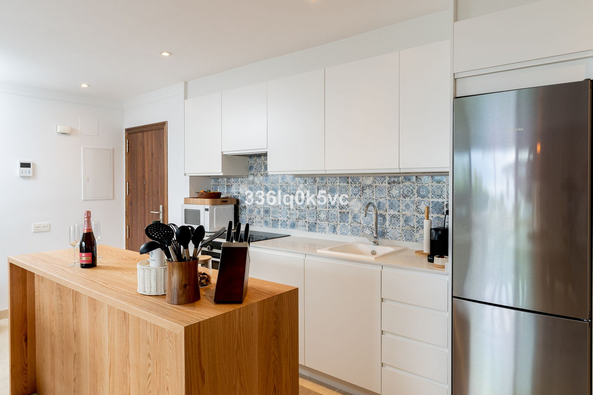 3 Bedroom Apartment for Sale in Benahavís — 9